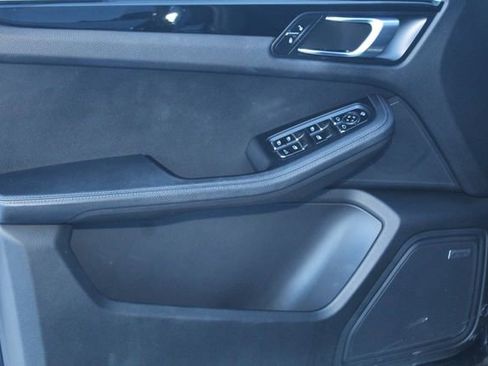 Used 2018 Porsche Macan Sport Edition image 23