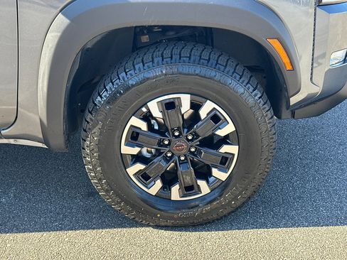 Used 2024 Nissan Frontier PRO-4X image 12