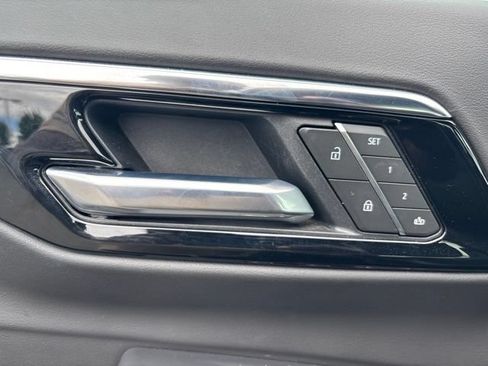 Used 2025 Chevrolet Tahoe Premier AWD/4WD image 10