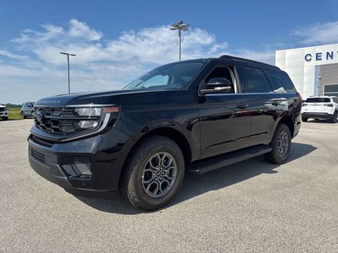 New 2026 Ford Expedition Active RWD image 2