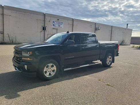 Used 2018 Chevrolet Silverado 1500 LT w/ All Star Edition AWD/4WD image 23
