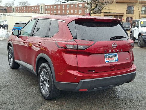 Used 2025 Nissan Rogue SV image 4