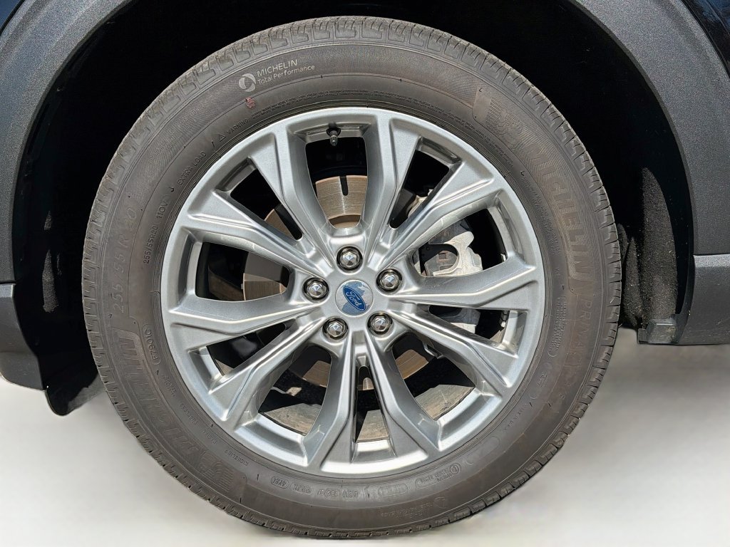 Used 2023 Ford Explorer XLT w/ Equipment Group 202A AWD/4WD image 33