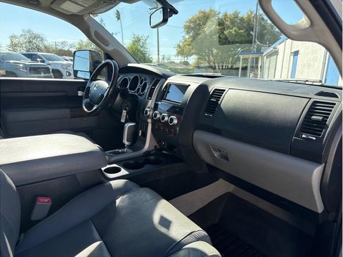 Used 2010 Toyota Tundra Limited AWD/4WD image 20