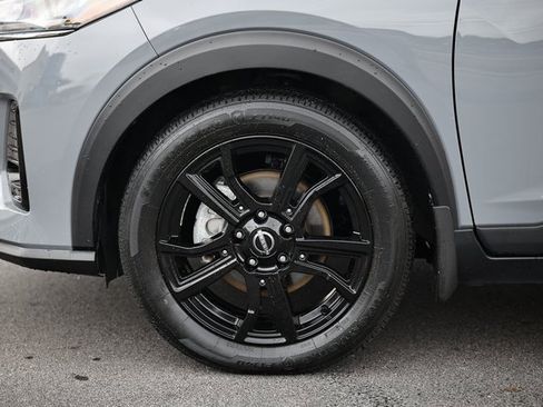 Used 2023 Nissan Kicks SR w/ SR Premium Package image 4