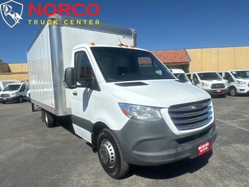 Used 2021 Freightliner Sprinter 3500 image 2