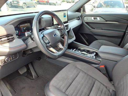 Used 2025 Ford Explorer ST-Line AWD/4WD image 8