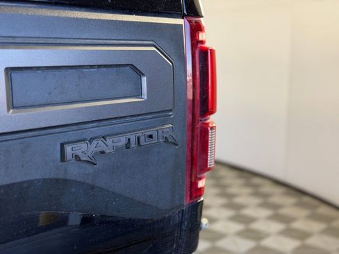 Used 2019 Ford F150 Raptor w/ Equipment Group 802A Luxury image 9