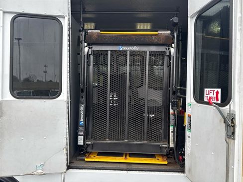 Used 2016 Chevrolet Express 4500 w/ Shuttle Bus Package RWD image 25