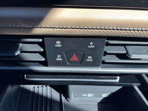 New 2026 Volkswagen Atlas Cross Sport SE image 23