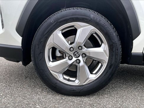 Used 2021 Toyota RAV4 Limited image 9