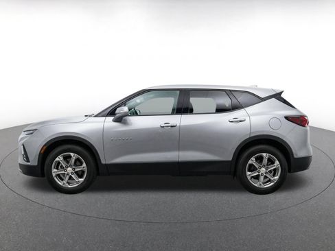 Used 2025 Chevrolet Blazer LT FWD image 4