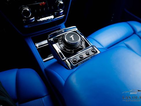 Used 2024 Rolls-Royce Phantom Sedan RWD image 43