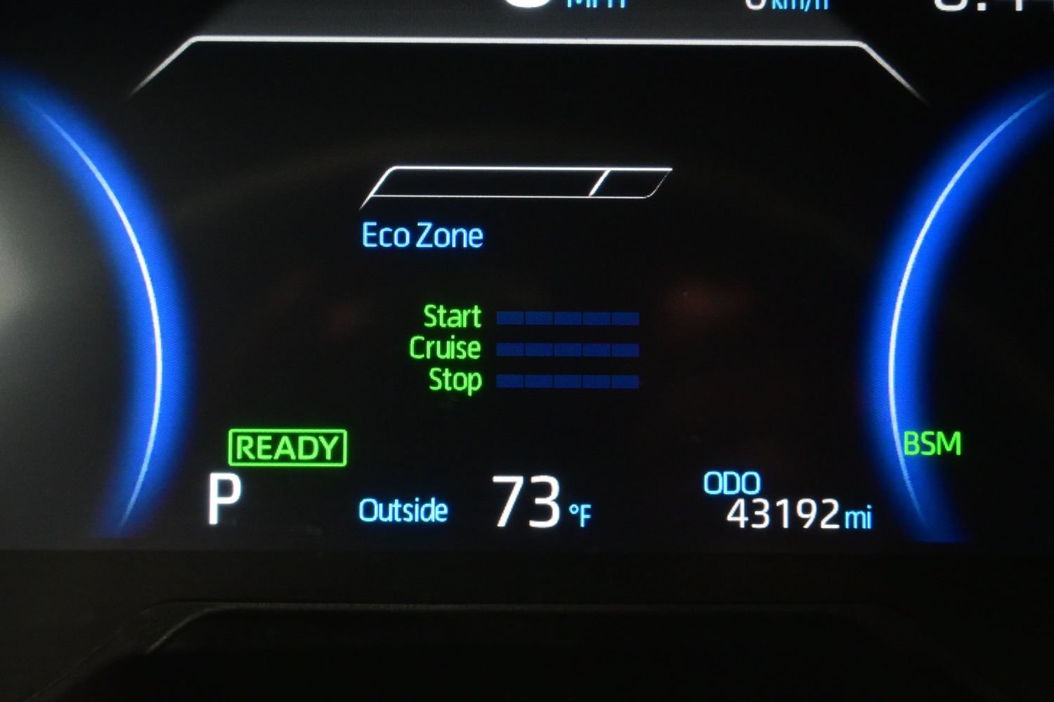 Used 2025 Toyota RAV4 XLE AWD/4WD image 25