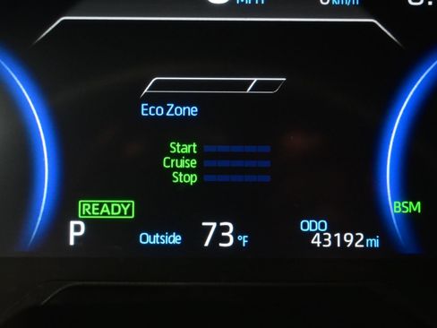 Used 2025 Toyota RAV4 XLE AWD/4WD image 25