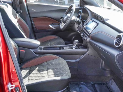 Used 2023 Nissan Kicks SR image 12