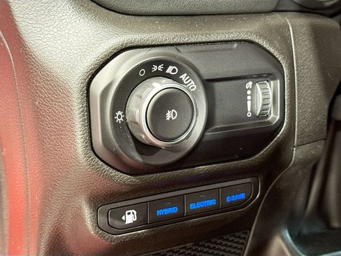 Used 2023 Jeep Wrangler Unlimited Sahara AWD/4WD image 26
