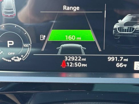 Used 2022 Audi e-tron Prestige AWD/4WD image 16