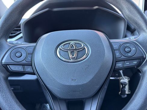 Used 2025 Toyota RAV4 LE image 27