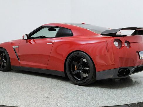 Used 2009 Nissan GT-R Premium image 3