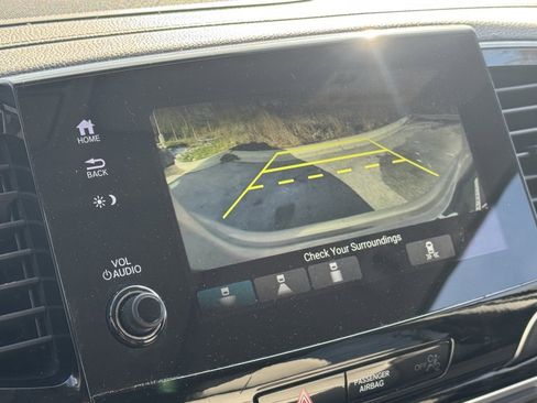 Used 2022 Honda Pilot Touring image 11