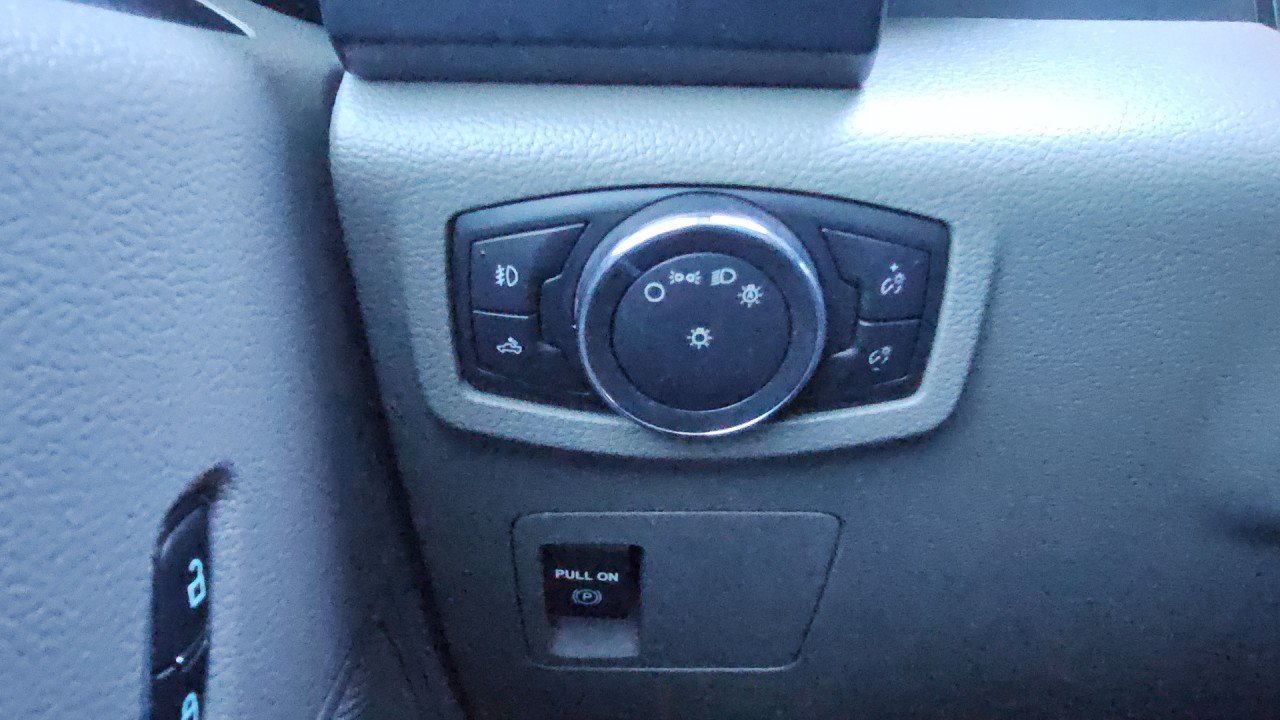Used 2015 Ford F150 XL w/ Equipment Group 101A Mid AWD/4WD image 18