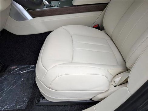 New 2026 Land Rover Range Rover SE image 4