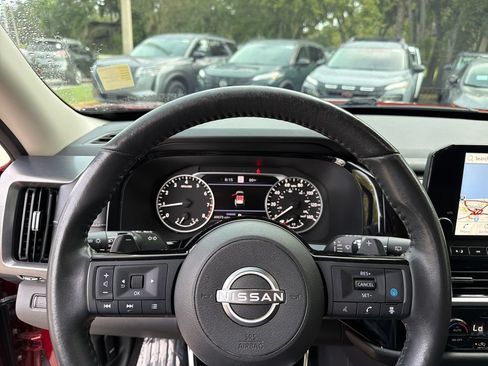 Used 2022 Nissan Pathfinder SL FWD image 19