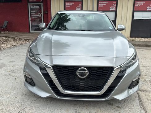 Used 2019 Nissan Altima 2.5 SL FWD image 2