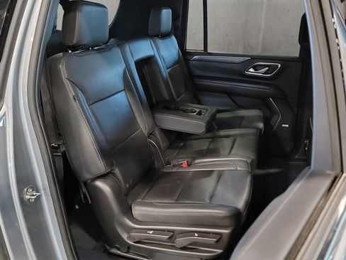 Used 2024 Chevrolet Suburban LT image 33