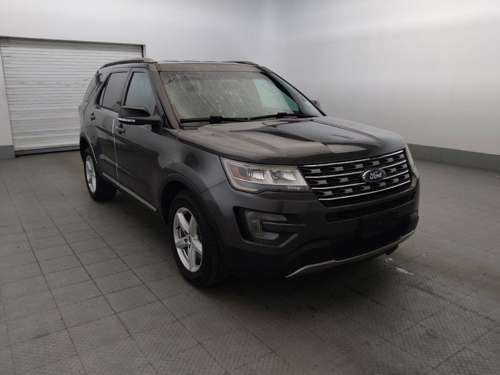 Used 2016 Ford Explorer XLT w/ Equipment Group 202A AWD/4WD image 13