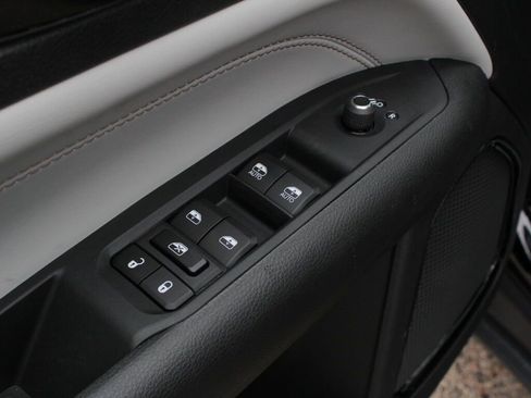 New 2026 Jeep Compass Limited image 23