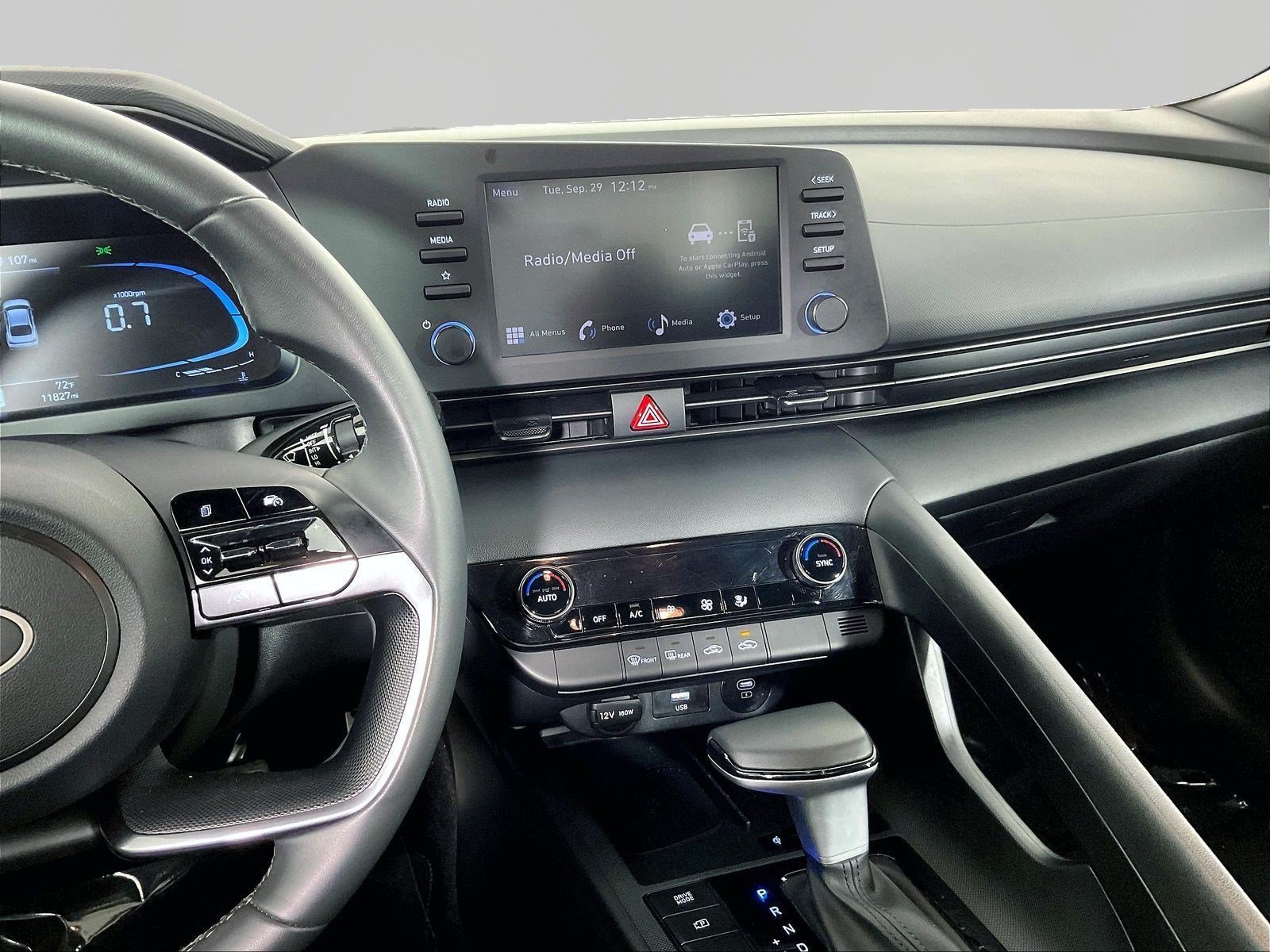 Used 2026 Hyundai Elantra Sport FWD image 9