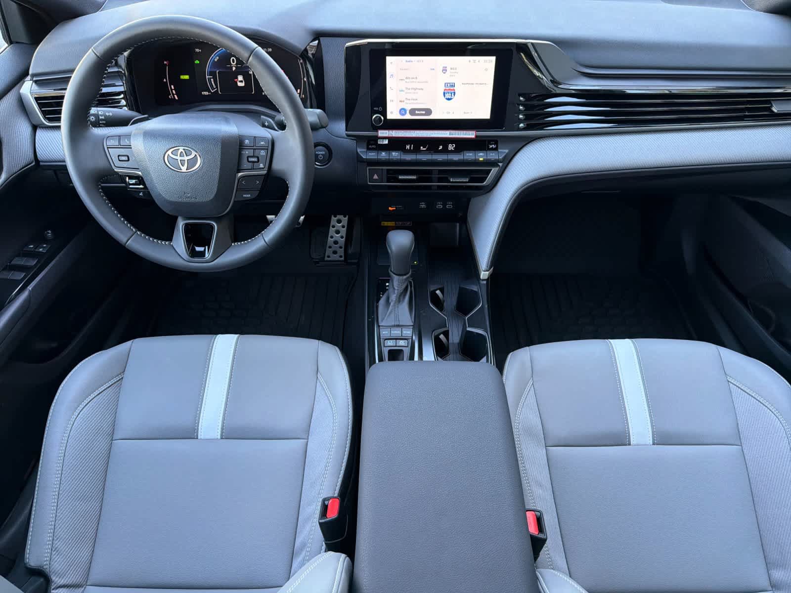 Used 2026 Toyota Camry SE w/ Convenience Package FWD image 3