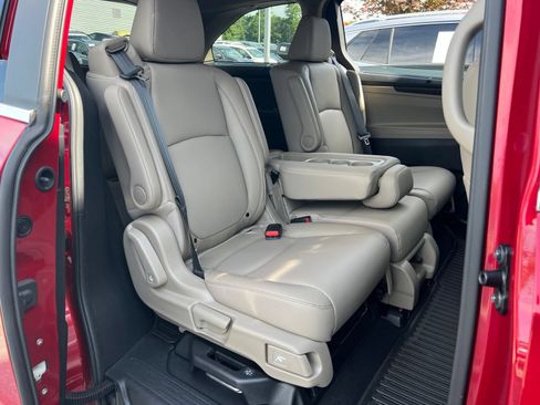 Used 2024 Honda Odyssey Touring image 42