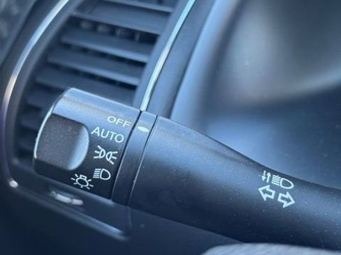 Used 2022 Nissan Armada SV image 34