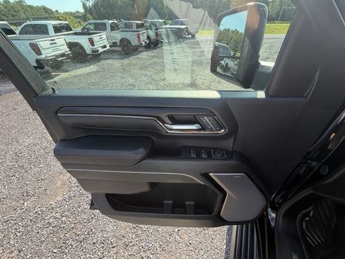 Used 2025 GMC Sierra 2500 AT4X w/ AT4X AEV Edition AWD/4WD image 6