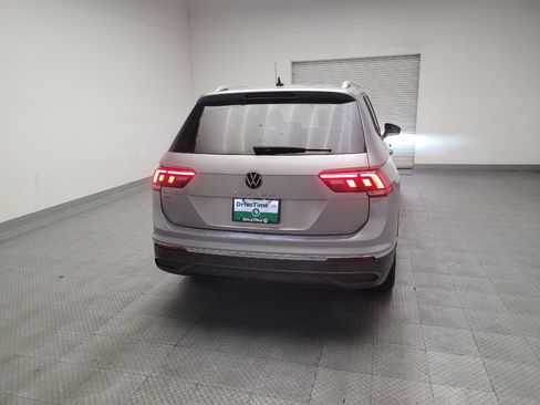 Used 2022 Volkswagen Tiguan SE FWD image 7