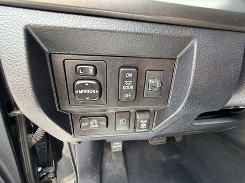 Certified 2019 Toyota Tundra SR5 AWD/4WD image 9