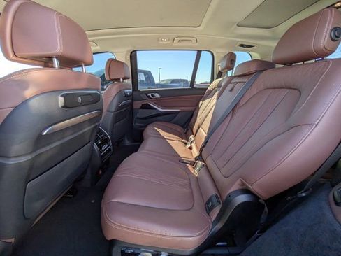 Used 2025 BMW X7 xDrive40i image 12