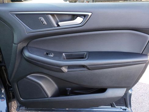 Used 2023 Ford Edge SE w/ Black Appearance Package image 18