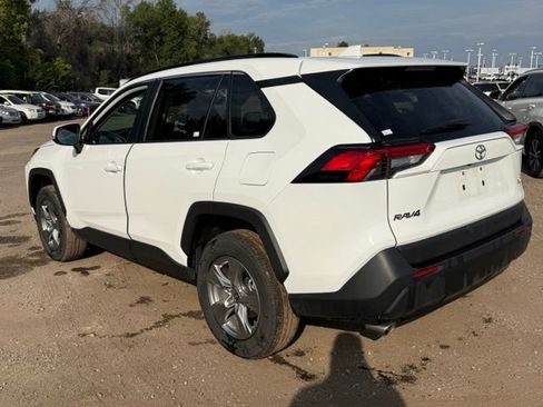 Used 2025 Toyota RAV4 XLE FWD image 3