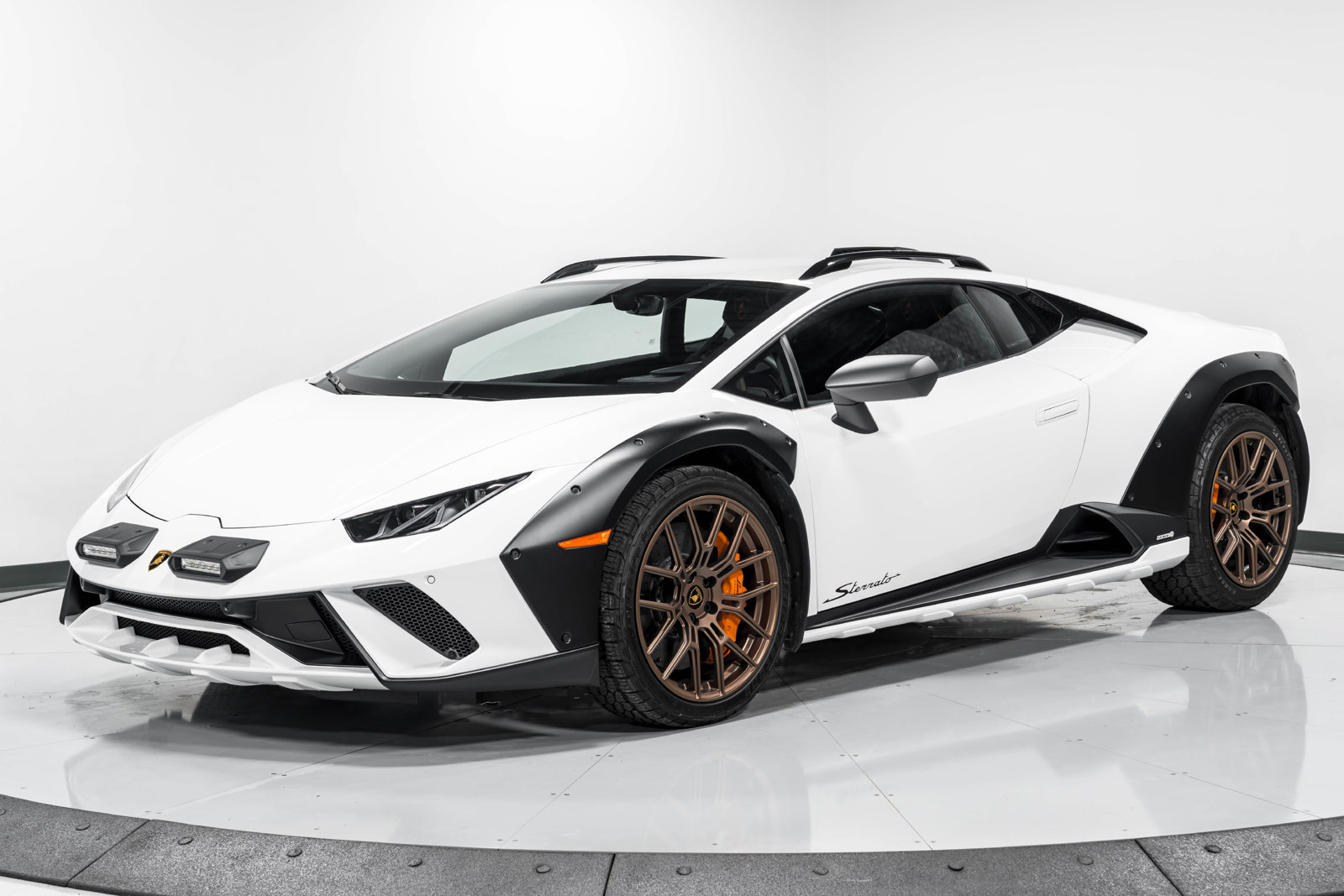 Used 2023 Lamborghini Huracan Sterrato AWD/4WD image 7