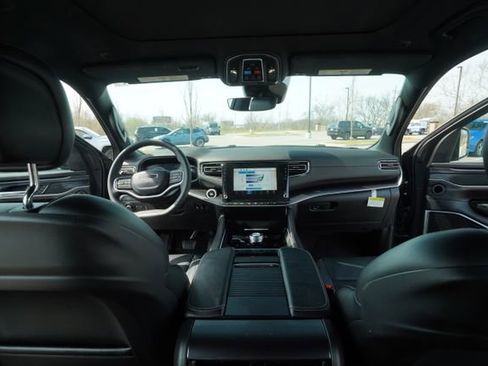 Used 2024 Jeep Wagoneer 4WD w/ Premium Group I image 26