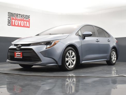 Used 2025 Toyota Corolla LE FWD image 30