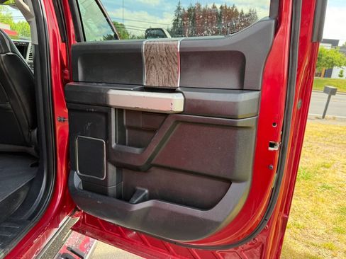 Used 2017 Ford F350 Lariat w/ Lariat Ultimate Package AWD/4WD image 9