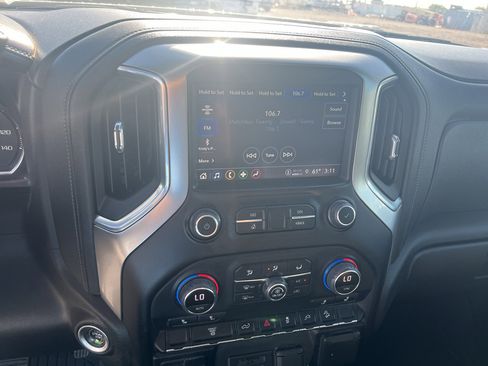 Used 2022 Chevrolet Silverado 3500 LTZ image 19