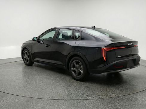 Used 2025 Kia K4 LXS image 6