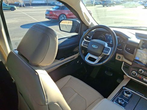 Used 2023 Ford Expedition Max Limited image 15