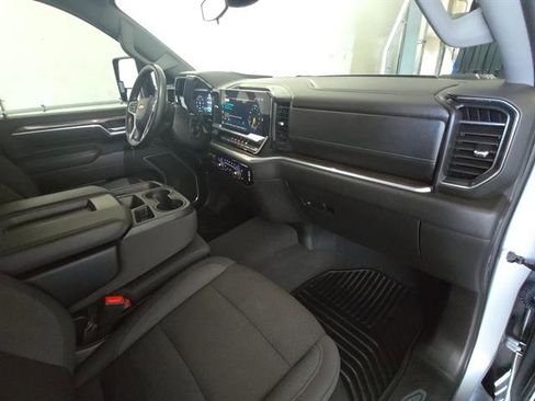 Used 2025 Chevrolet Silverado 2500 LT w/ Convenience Package AWD/4WD image 9